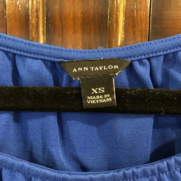 Ann Taylor Blue Blouse w/ Tie Front size XS - Picture 8 of 8